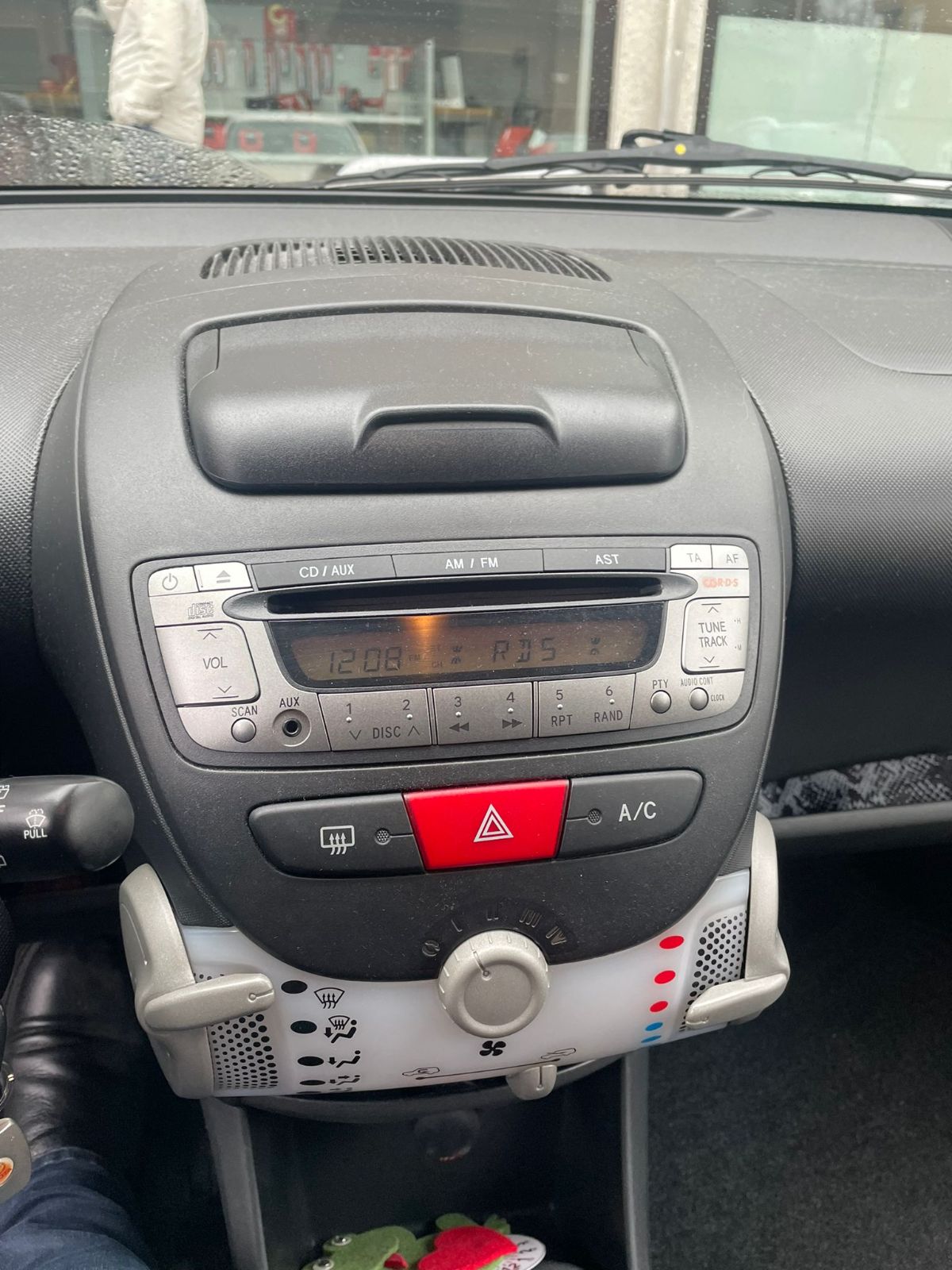 TOYOTA Aygo 1.0 12V VVT-i 5 porte Active Connect - FrattinAuto